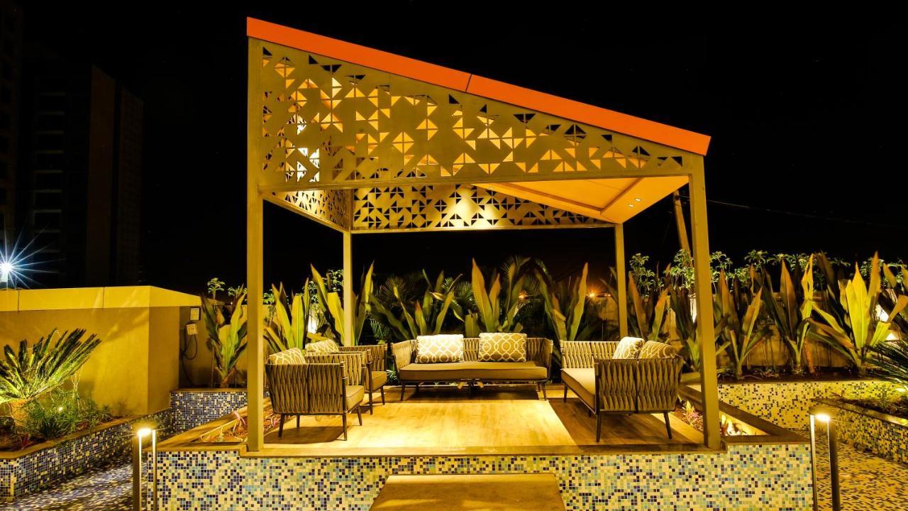The Weekend Address Hotel Surate Exterior foto