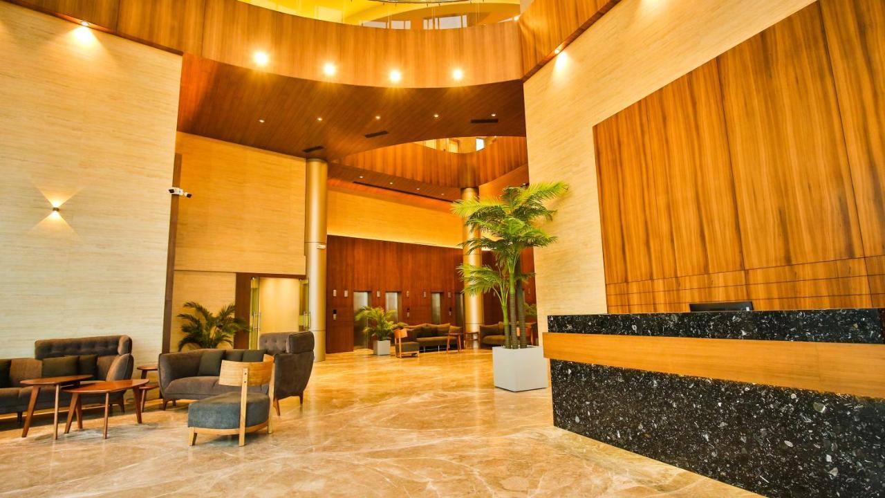 The Weekend Address Hotel Surate Exterior foto